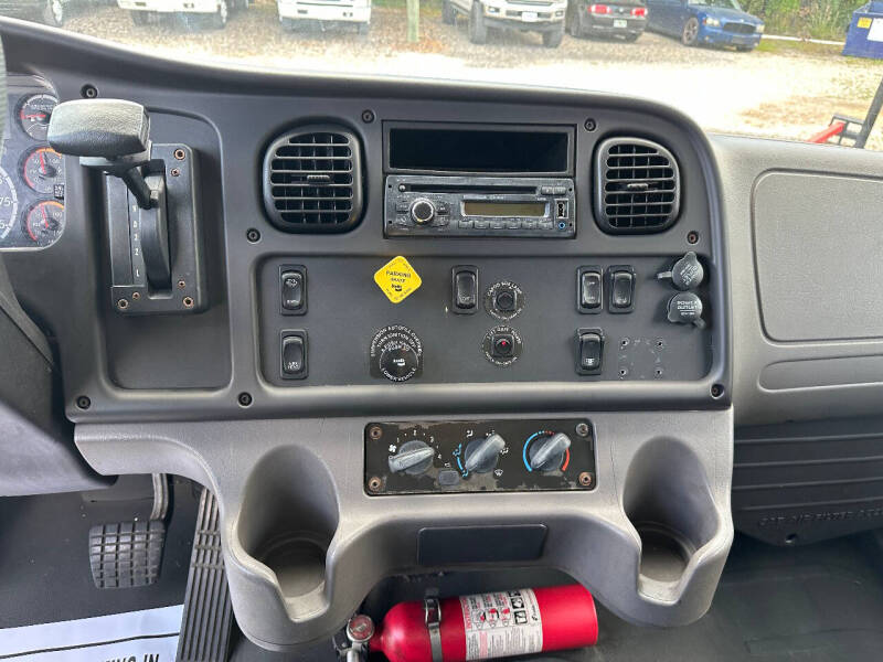 2016 Freightliner M2 106