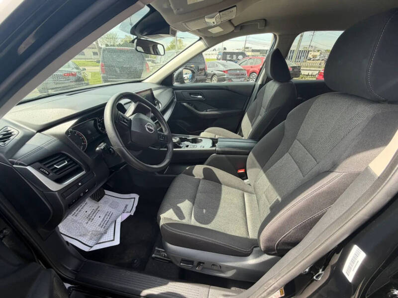 2025 Nissan Rogue SV
