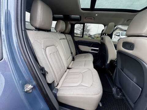 2020 Land Rover Defender 110 SE