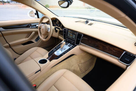 2015 Porsche Panamera 4