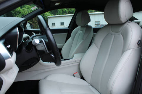 2025 Genesis G70