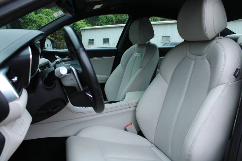 2025 Genesis G70