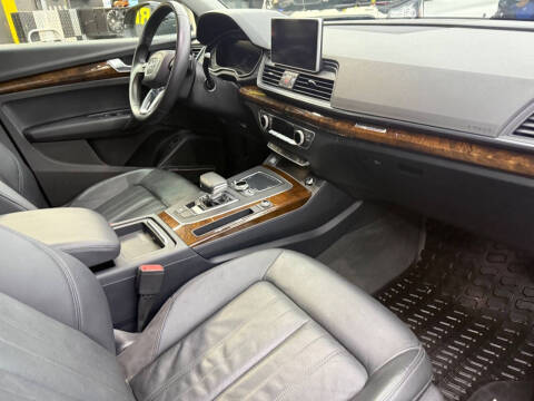 2018 Audi Q5 2.0T quattro Premium Plus