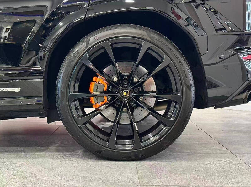2023 Lamborghini Urus S