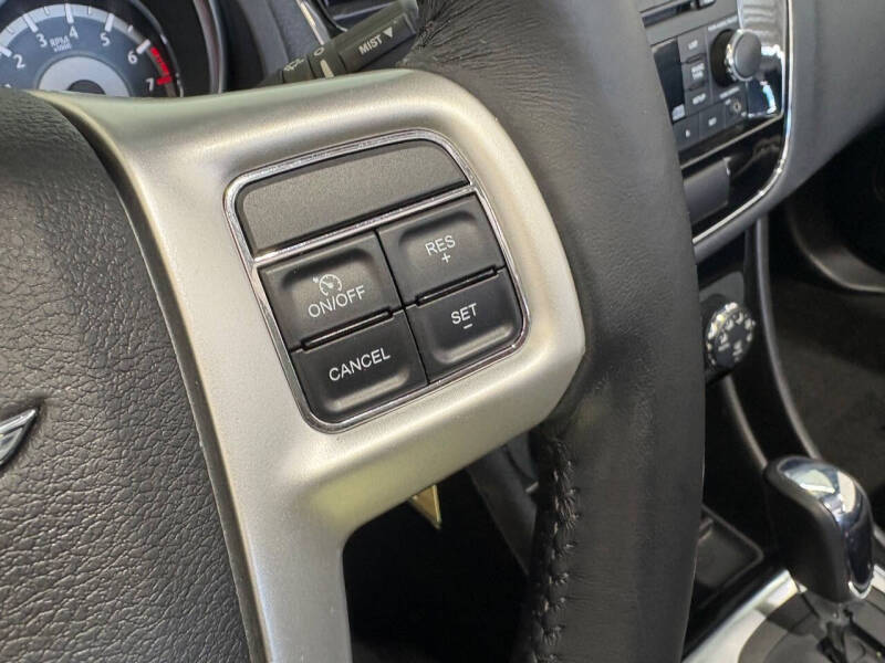 2012 Chrysler 200 Touring