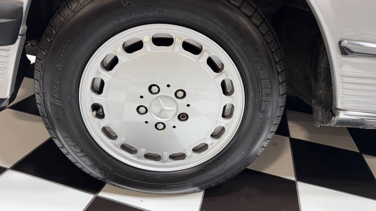 1988 Mercedes-Benz 560-Class 22