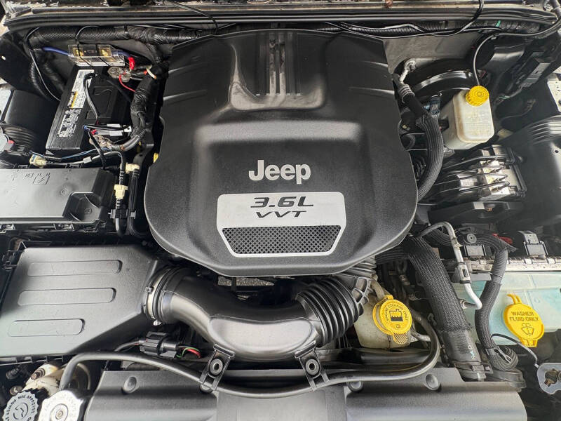 2012 Jeep Wrangler Unlimited Sahara