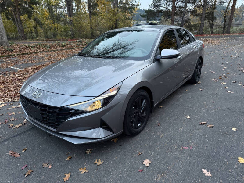 2023 Hyundai Elantra Blue's photo