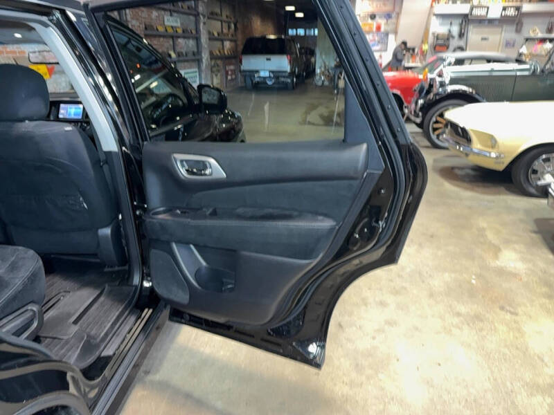 2016 Nissan Pathfinder SV