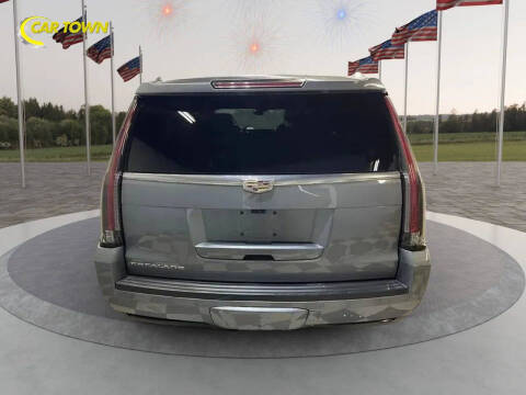 2018 Cadillac Escalade ESV Luxury