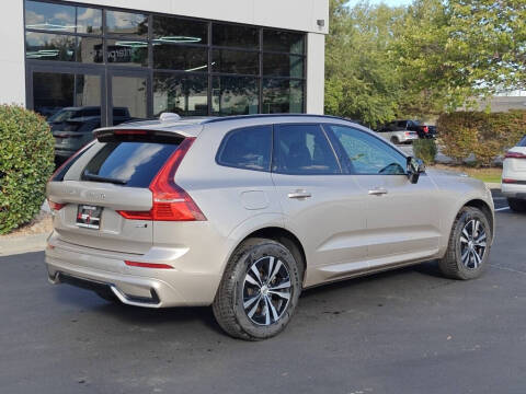 2025 Volvo XC60 B5 Core Dark Theme