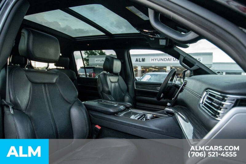 2022 Jeep Wagoneer Series III