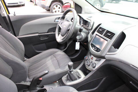 2016 Chevrolet Sonic LT Manual