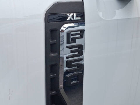 2025 Ford F-350 Super Duty XL