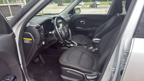 2016 Kia Soul +