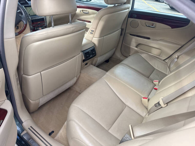 2007 Lexus LS 460