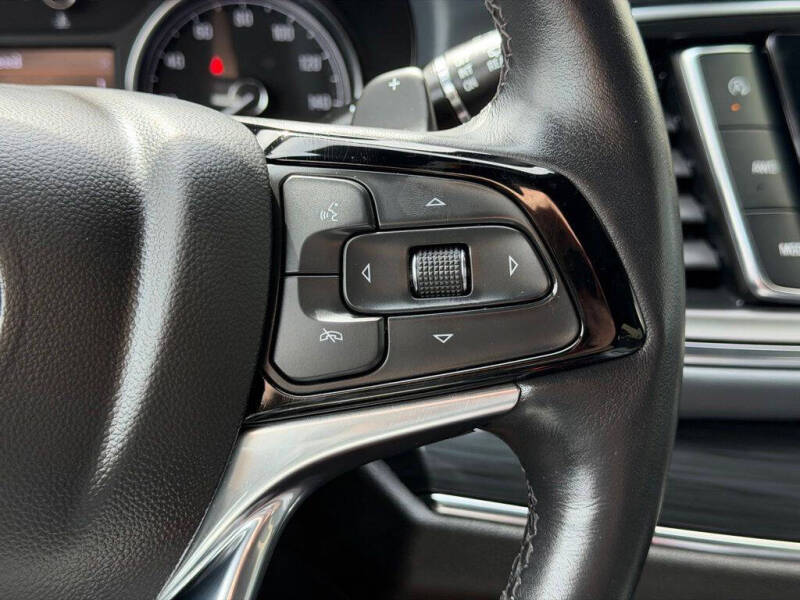 2024 Buick Enclave Essence