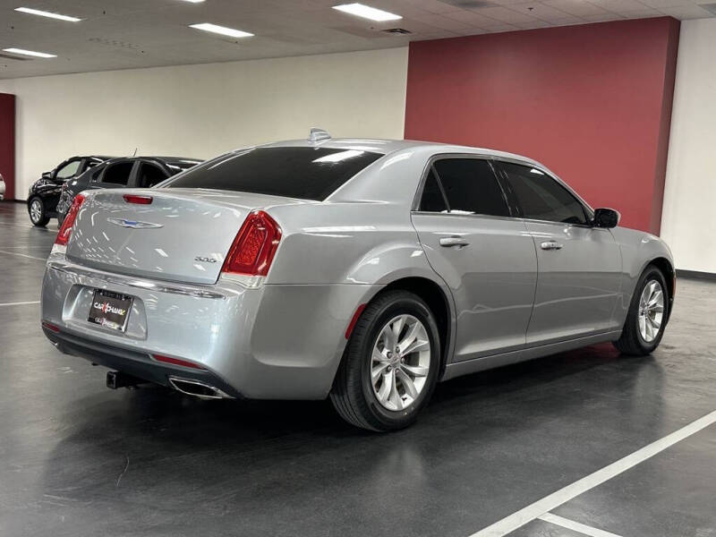 2018 Chrysler 300 Touring