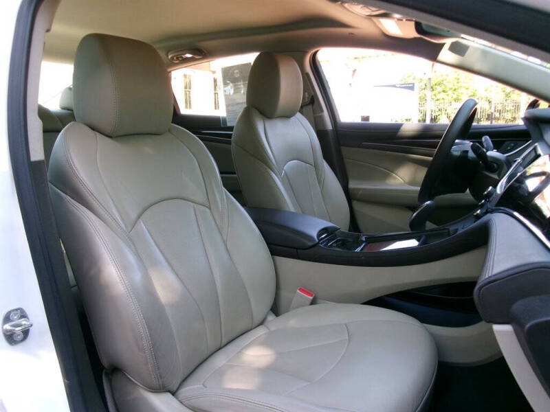 2017 Buick LaCrosse Essence