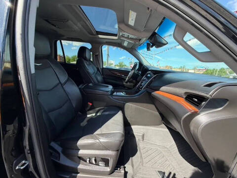 2017 Cadillac Escalade Luxury