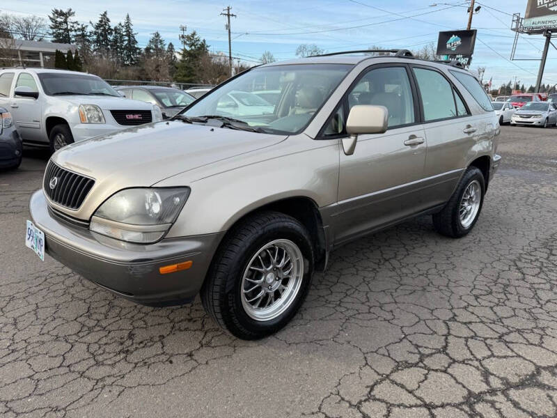 2000 Lexus RX 300 for sale at MERICARS AUTO NW in Milwaukie OR