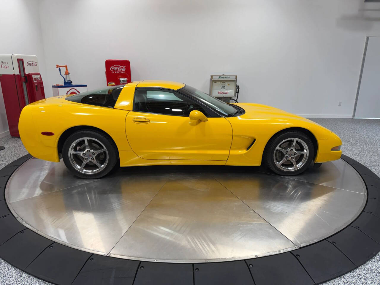 2003 Chevrolet Corvette 18