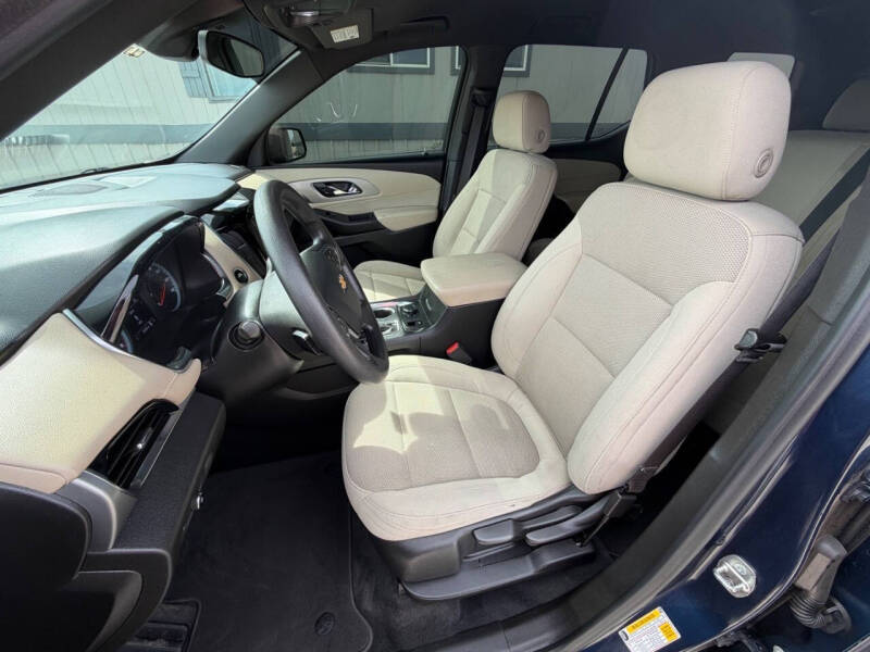 2022 Chevrolet Traverse LS