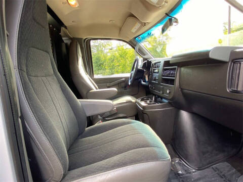 2023 GMC Savana 2500