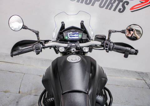 2022 Moto Guzzi V85TT