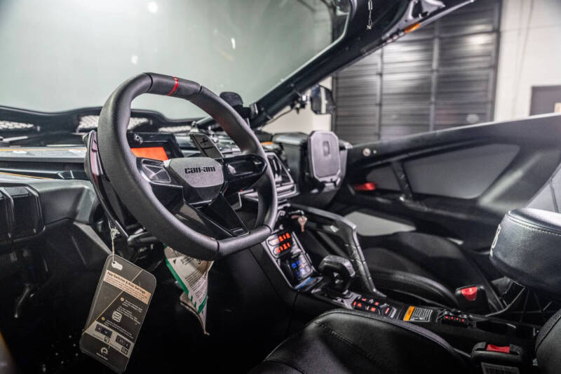 2025 Can-Am Maverick R Max