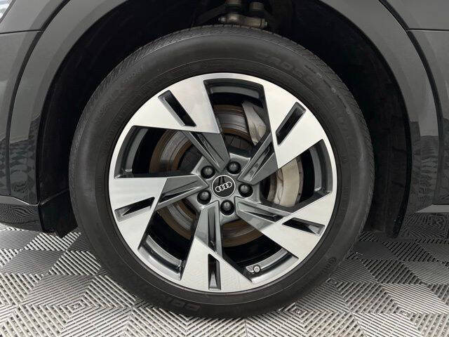 2023 Audi e-tron quattro Premium