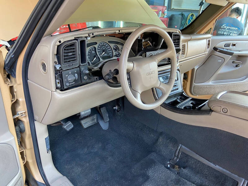 2001 GMC Yukon Denali
