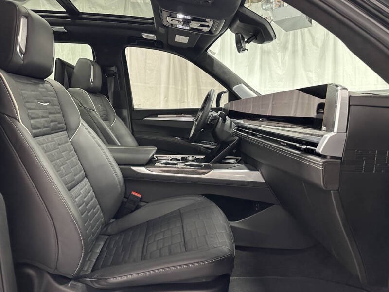 2025 Cadillac Escalade-V