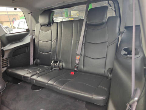 2016 Cadillac Escalade Luxury Collection