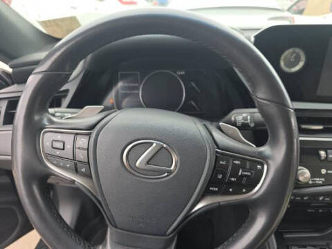 2022 Lexus ES 300h