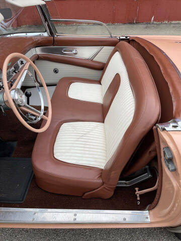 1956 Ford Thunderbird