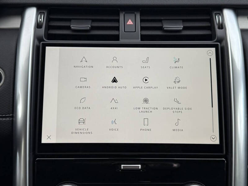 2025 Land Rover Discovery P300 Dynamic SE
