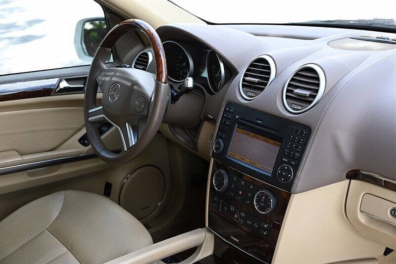 2009 Mercedes-Benz GL-Class 25