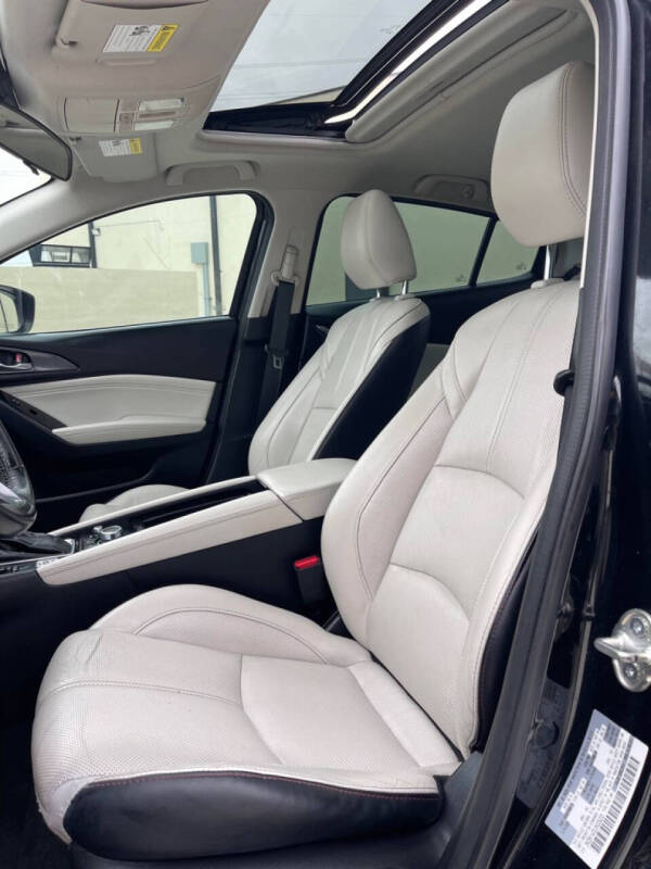 2018 Mazda MAZDA3 Grand Touring