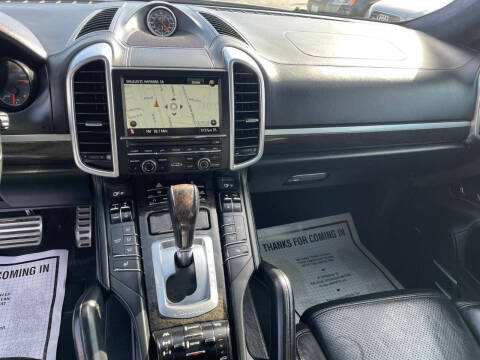 2013 Porsche Cayenne GTS