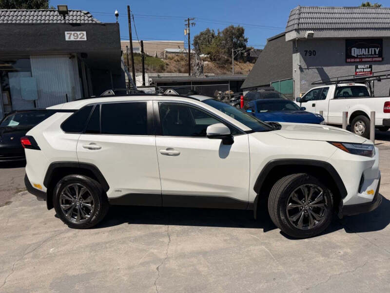 2022 Toyota RAV4 Hybrid XLE Premium