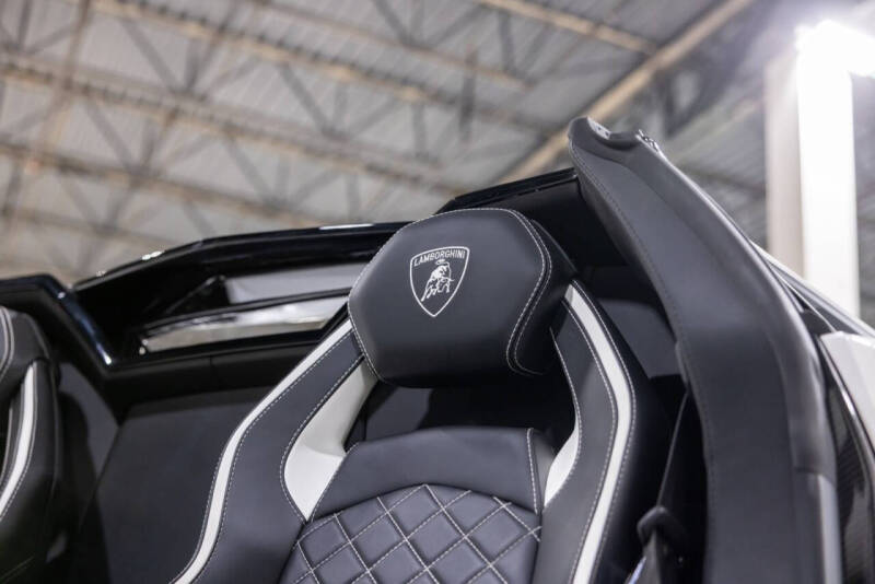 2019 Lamborghini Aventador LP 740-4 S