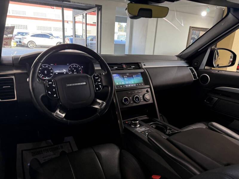 2020 Land Rover Discovery Landmark Edition