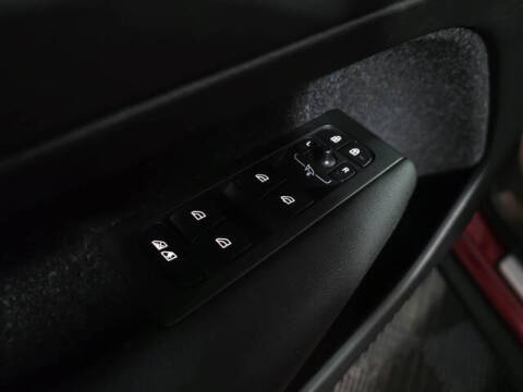 2020 Volvo XC40 T4 R-Design