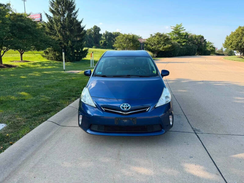 2012 Toyota Prius v Two
