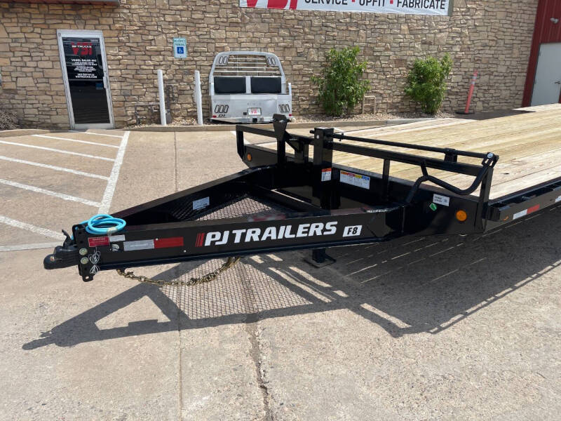 2025 PJ Trailers F8