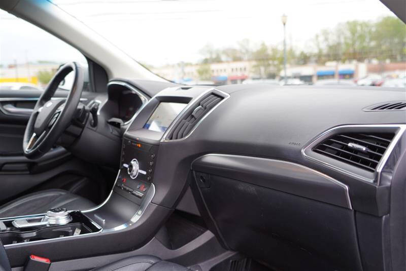 2020 Ford Edge Titanium