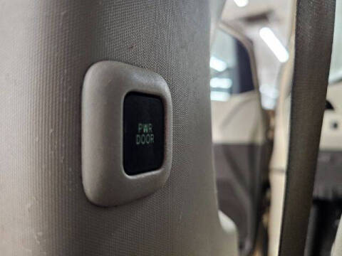 2014 Toyota Sienna LE 8-Passenger