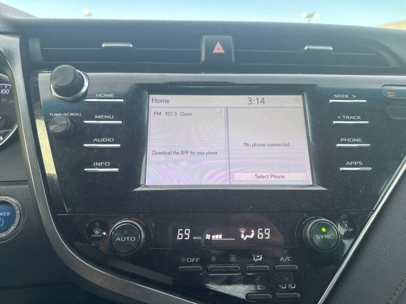 2018 Toyota Camry Hybrid XLE