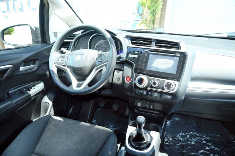 2015 Honda Fit EX - Photo 35